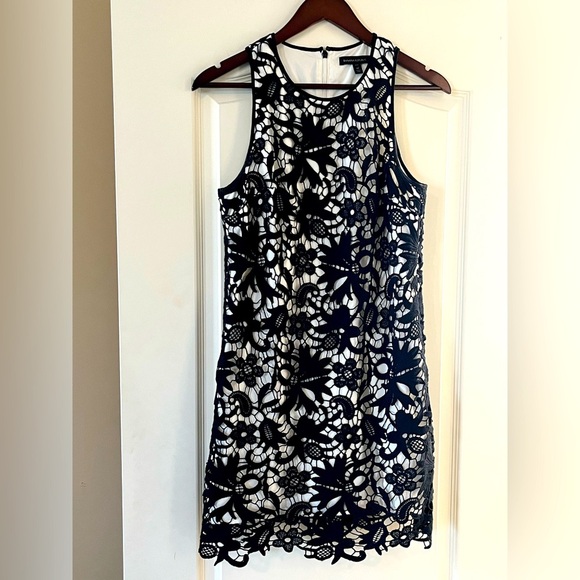 Banana Republic Black Embroidery Lined Dress Women’s Size 6 - Picture 1 of 12